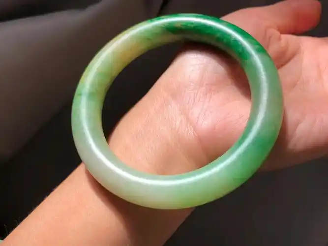 清代满绿老翡翠镯子