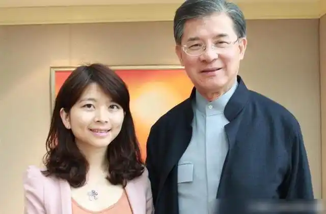 何晶洁和罗康瑞离婚却不分割百亿财产这个女人真是不简单