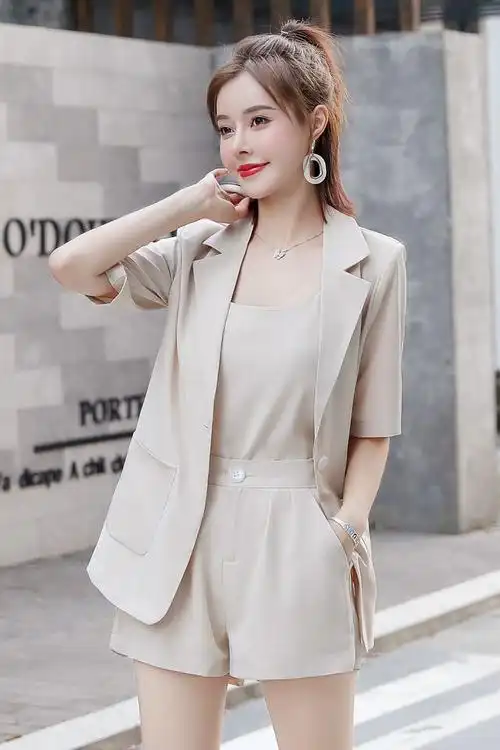 小西装套装女夏季2021新款韩版网红气质西服短裤内搭三件套潮