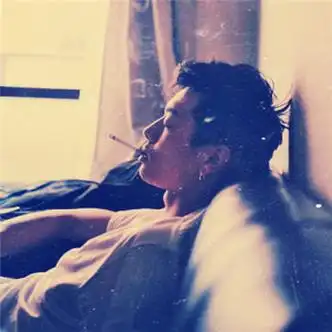 男生头像背影抽烟落魄