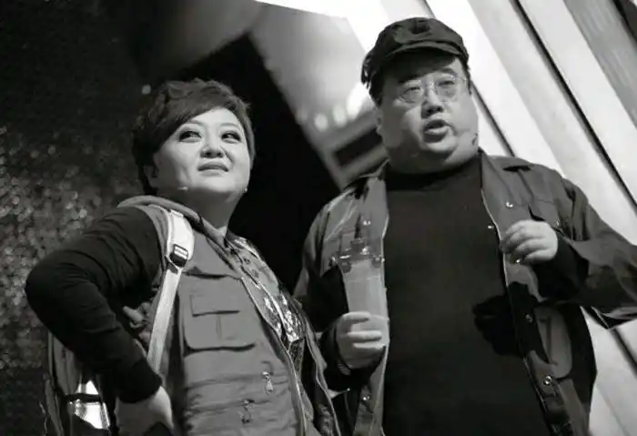 几经考核,1997年叮当被湖南电视台聘为生活频道节目主持人,从此开始了