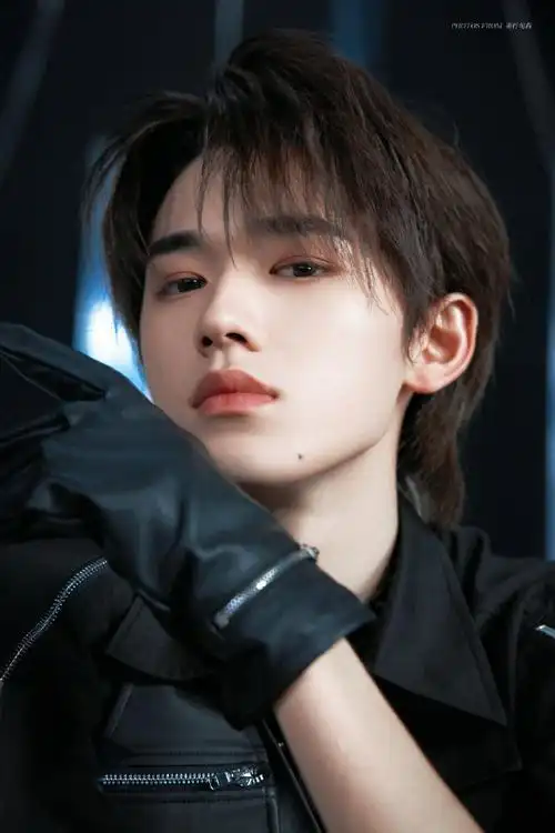 明天即将看到亚轩大人的第n层人格魅力99#时代少年团王者直播首秀