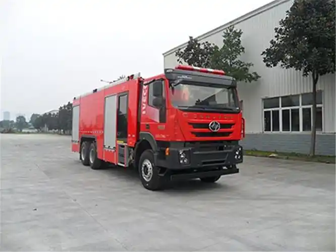 上汽红岩水罐消防车价格 出口上汽红岩依维柯水罐消防车厂家