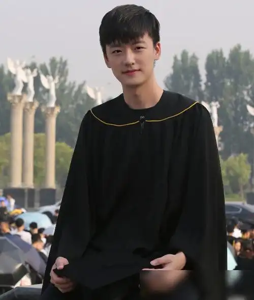 快乐星球2男主没长残14年过去帅出新高度网友不复出可惜了