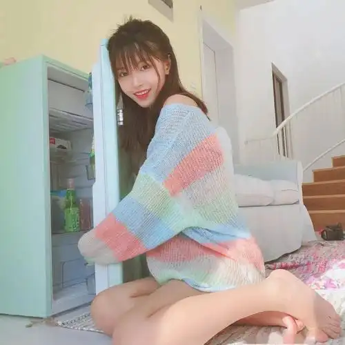 性感撩人又不过分艳俗,不经意间的"性暗示"使得半藏森林的每一张照片