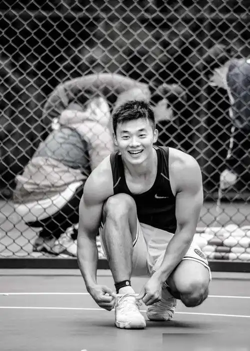 有颜值有身材还阳光这位网红肌肉男分明就是模特演员的实力