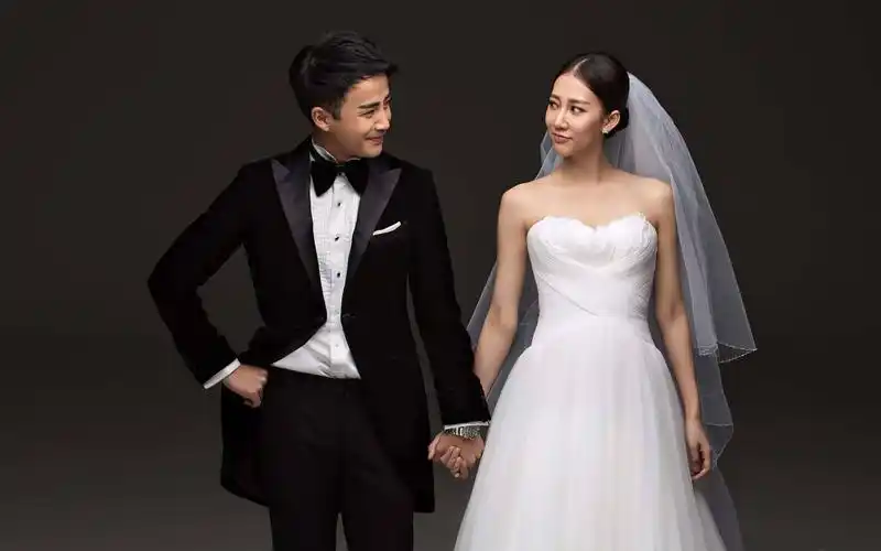 弦子李茂浪漫婚纱照,明星-回车图片