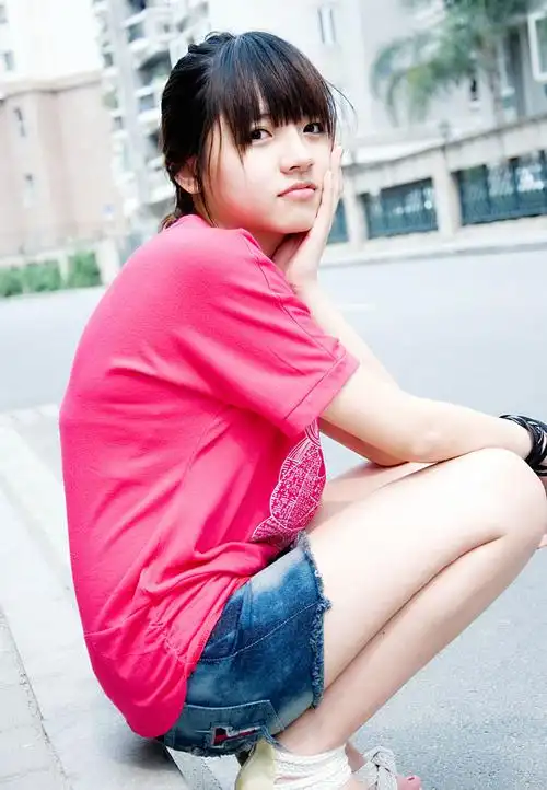 迷人的邻家小妹