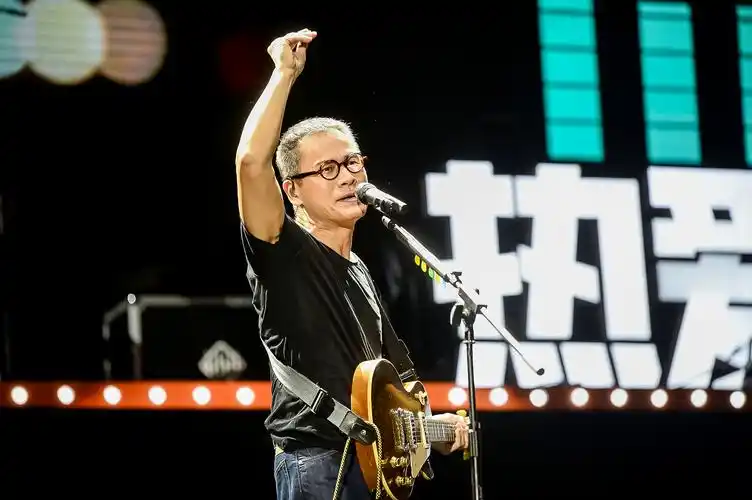 罗大佑携乐队的夏天唱响热爱 美仑美奂橙色音乐节第4季圆满收官_重庆