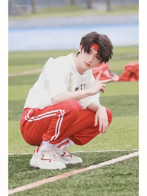 丁程鑫我今年也想看腹肌00