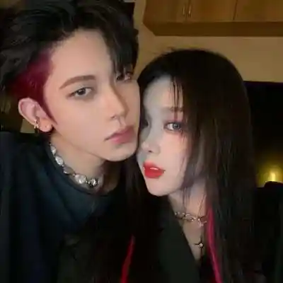 一对两张恋人帅气冷艳头像,情侣头像图片-回车桌面