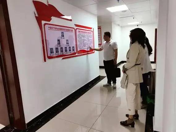 织金县道路货运行业党委职责和有关制度上墙.