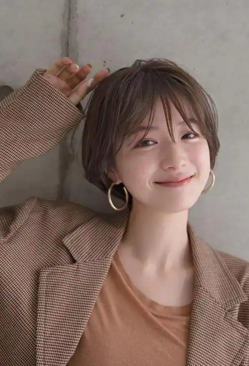 日系bob头耍出女生可爱度 亮眼有气场的女生短发打造