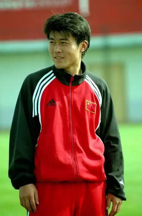 02年,"男足小贝"申思获赠上海350平别墅,如今市值多少?