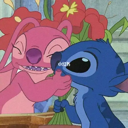 史迪仔安琪情侣头像情侣头像史迪仔安琪一左一右