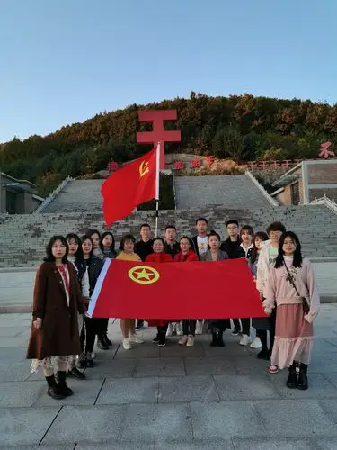 勤思点亮梦想,巧干绽放光华,为党为国育英才——辽阳光华中学党团活动