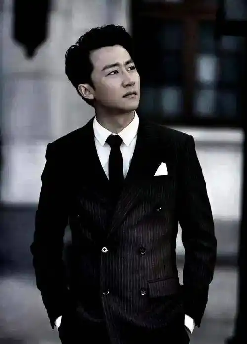 选最苏85生陈晓陈伟霆张若昀朱一龙上榜,任嘉伦登榜首_造型_身高_评论