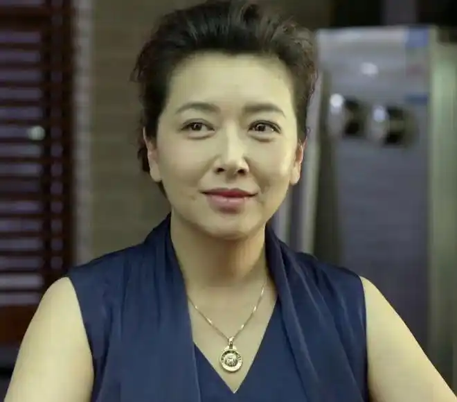 江珊的随性人生:三段刻骨铭心的爱情,放弃了靳东,53岁再遇真爱