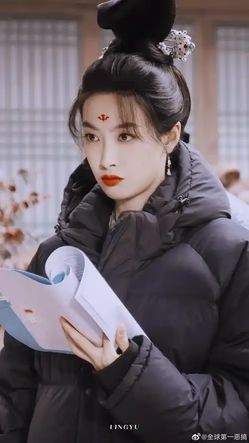 我的天啊,古装造型的宋茜真的是又飒又a啊!