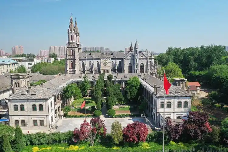 亚洲最美天主教堂—济南洪家楼教堂