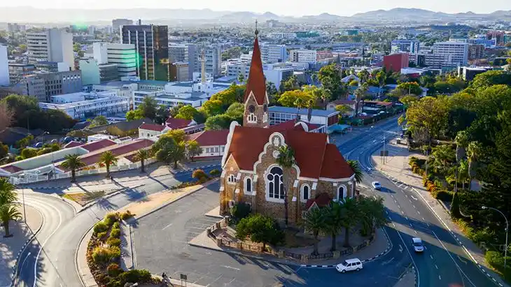 温得和克大家印象:温得和克是纳米比亚首都,纳米比亚第一大城市.