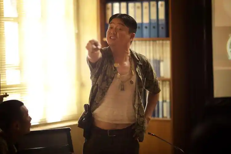 p>肖央,1980年4月7日出生于河北省承德市,毕业于 a target="_blank"