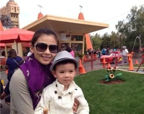 有网友再次翻出曾经传闻女星弃子寄养寺庙的爆料,所有矛头直指刘涛,不