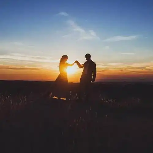 情侣头像一男一女浪漫爱情图片500x500分辨率