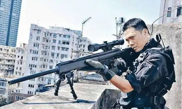 他24岁成名,结婚15年为求子做10年试管,48岁终于当父亲_谢天华_妻子