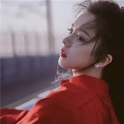 高清穿红色衣服的真人女头像图片