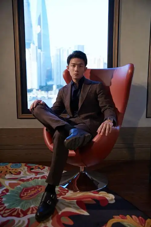 李泽锋雅痞帅气写真图片