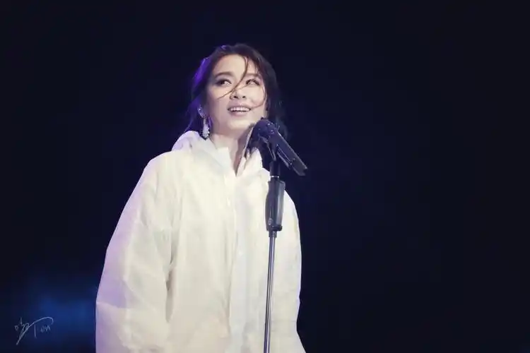 上海草莓音乐节田馥甄 - 堆糖,美图壁纸兴趣社区