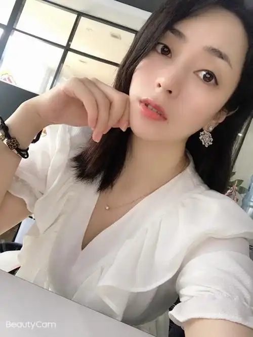 女,30岁,单身!择偶要求:没房都可以,要有上进心!