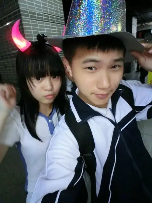 情侣藏教师储物柜,小说中描写古代新人洞房