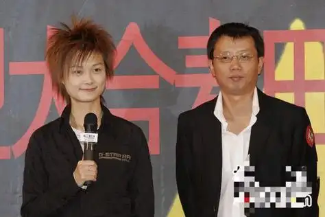 李宇春晒和龙丹妮宋柯合照