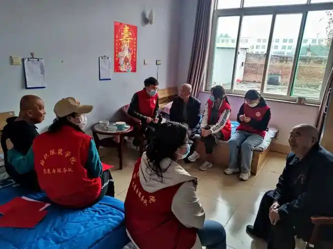 爱在重阳节情暖敬老院—我院学生志愿者慰问老人