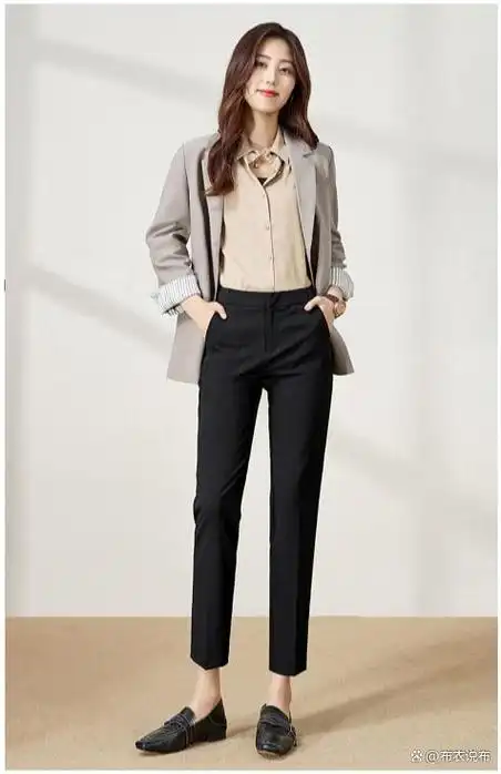 女士西裤搭配什么上衣不显老