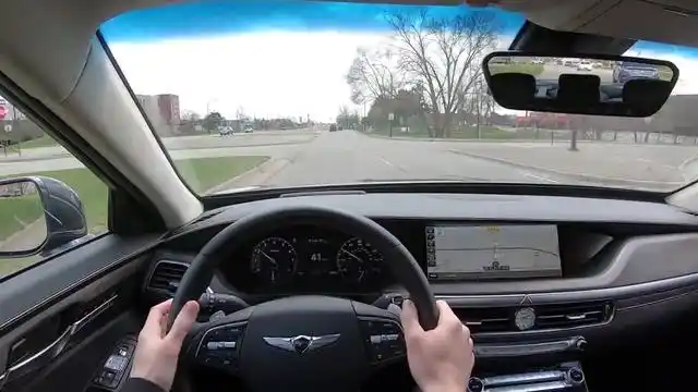 第一视角驾驶"现代王"捷尼赛思g90