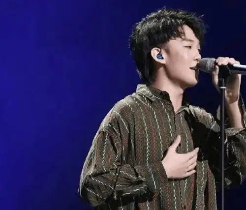 王赫野回应大风车抄袭王赫野回应,说创作时是加了点