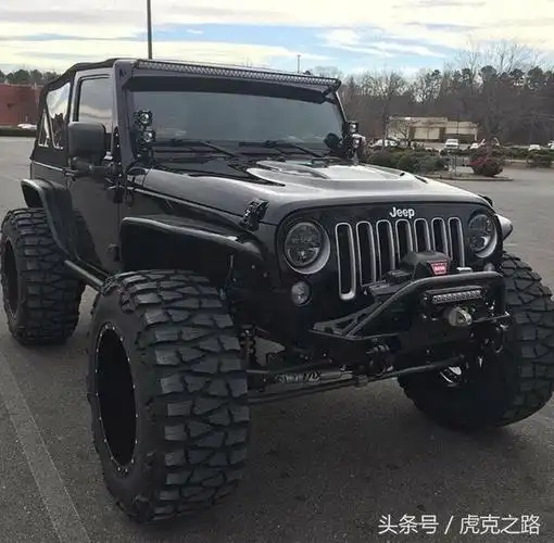 重度改装jeep牧马人,全黑色赏心悦目,虎克定制可鉴赏