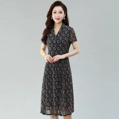 连衣裙中年妈妈装气质裙子中长款四十岁女装春装洋气碎花旅行衣服