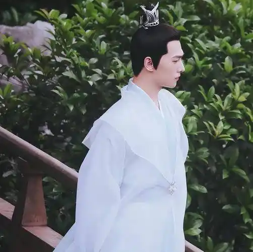 这8位白衣古装美男,个个如谪仙一眼万年_造型_角色_观众