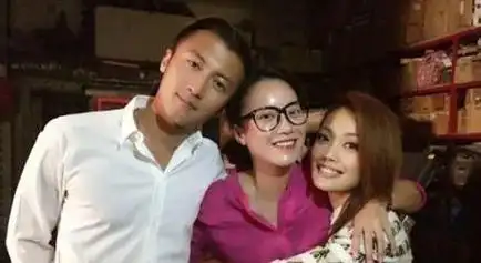 霍汶希一手捧红谢霆锋坚持未婚生女她的究竟在追求什么