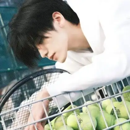 男生阳光开朗帅哥头像