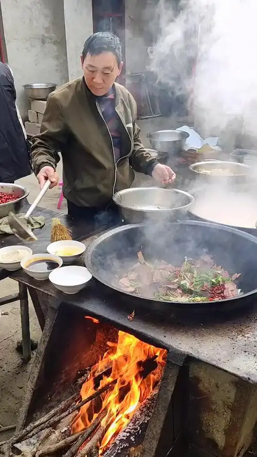 大锅炖家的味道舌尖上的美食农村美食柴火灶我的乡村生活-度小视