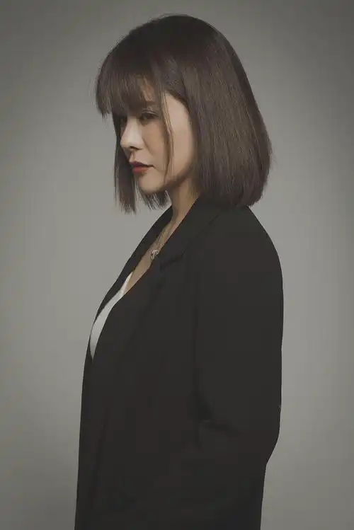 haojie的写真摄影作品《女士西服》