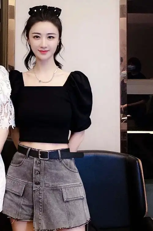 薇娅直播间同款黑色方领泡泡袖上衣短款露腰系带灰色洗旧牛仔裤女