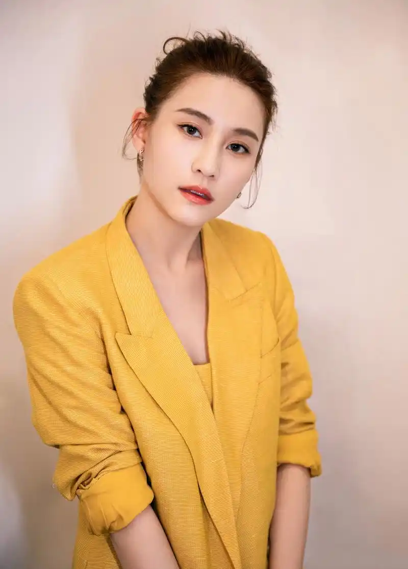 何超莲写真美图:花容月貌,美丽动人