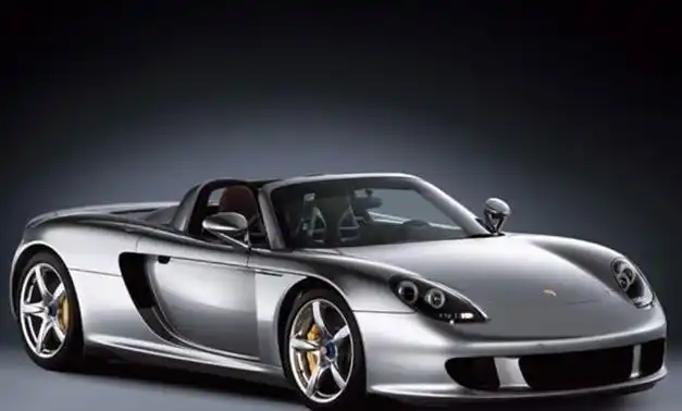 富二代蒋鑫的人生路:千万豪车随意买,一顿饭近百万