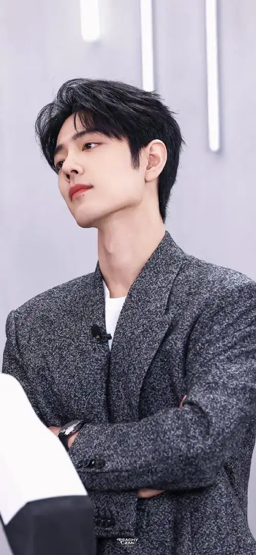 肖战#xz#肖战真力时品牌代言人##肖战直播出图#    壁纸|帅且甜